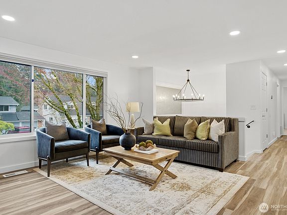 2nd image of 11742 NE 150th Place