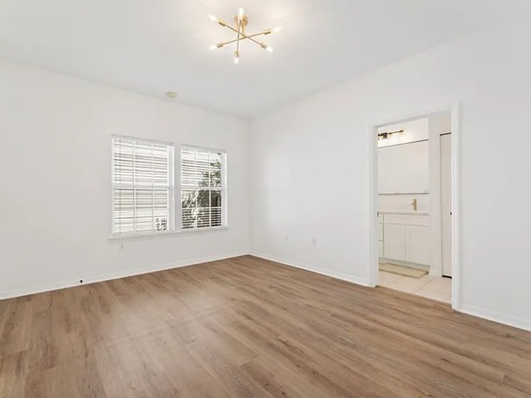 11585 NW 18th Pl — Photo 15