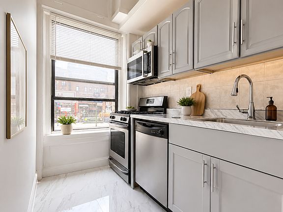 2nd image of 749 Saint Nicholas Ave APT 1f