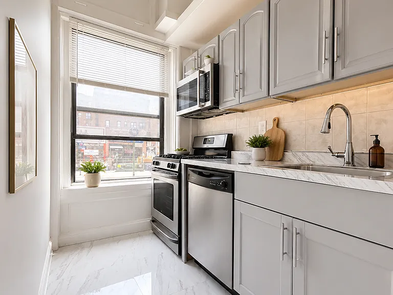 749 Saint Nicholas Ave #1F — Photo 2