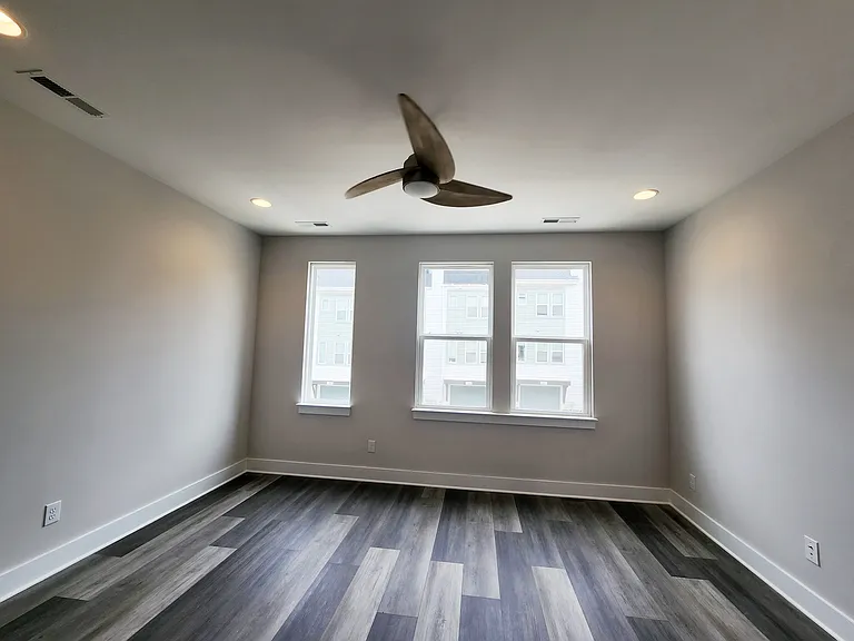 618 W End Dr — Photo 3