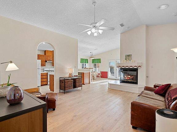 4th image of 9918 Wind Cave Dr NW