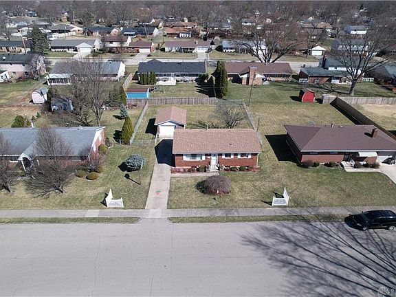 3rd image of 1087 Meadow Ln