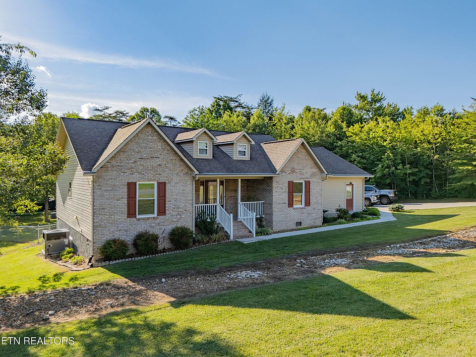 1st image of 542 Sunset Ridge Dr