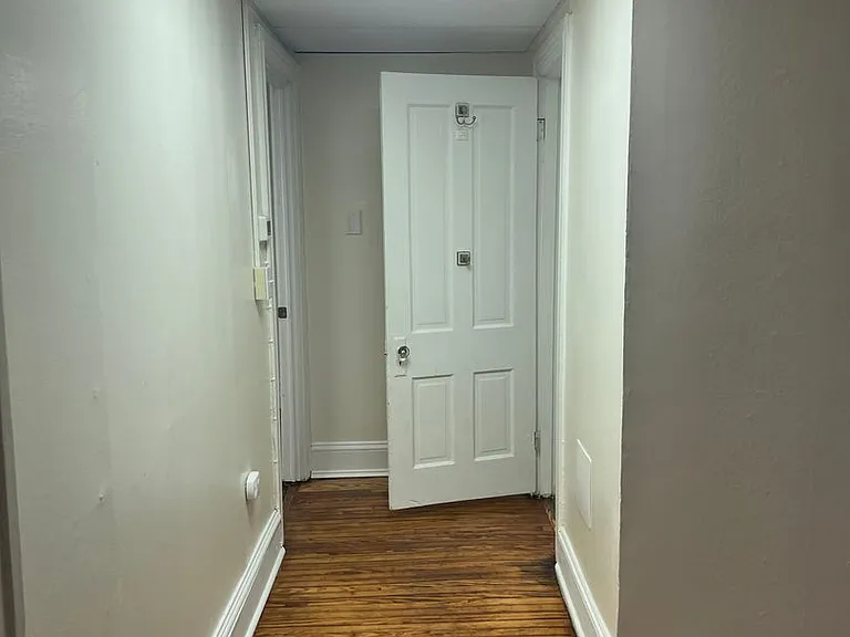 326 E Broad St — Photo 7