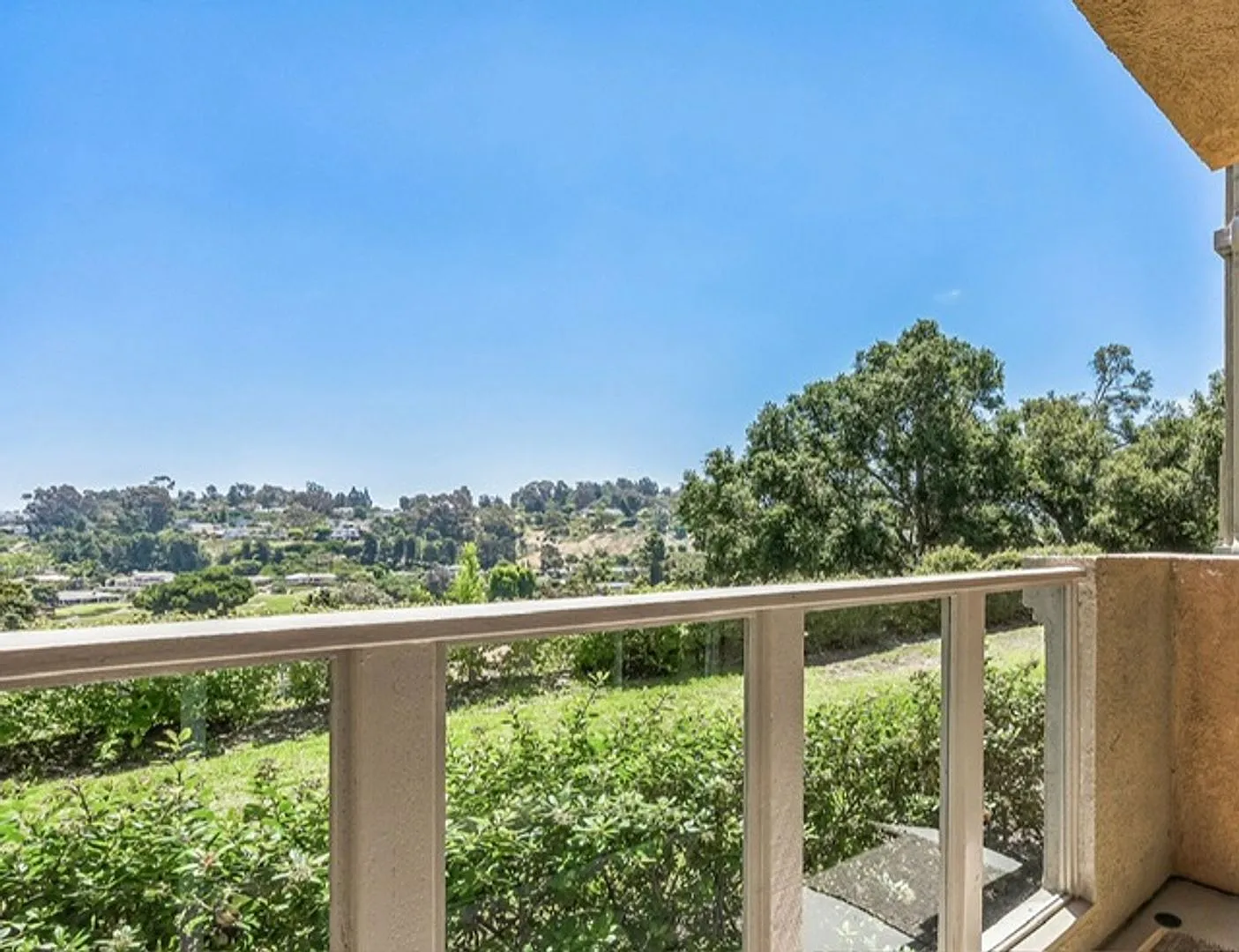 Stylish Laguna Niguel View Condo in Resort-Style Beach Community — Photo 4