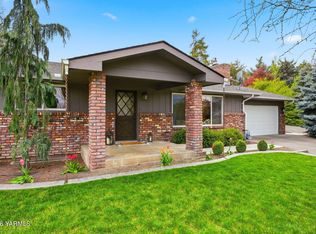 1006 W 1st Ave, Selah, WA 98942