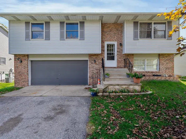 4092 Westover Dr, Crown Point, IN 46307