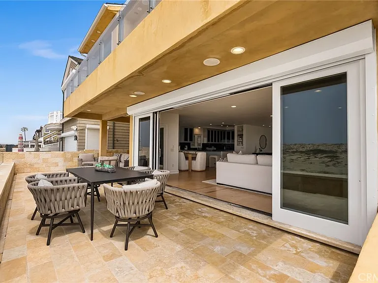 1554 E Oceanfront — Photo 41