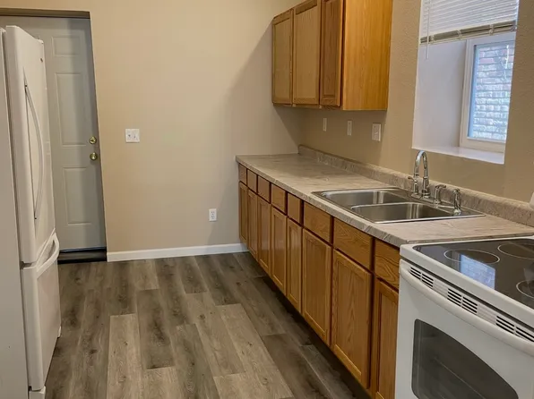 625 N 9th St, Saint Joseph, MO 64501
