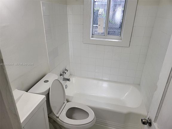 4th image of 293 NE 80th Ter