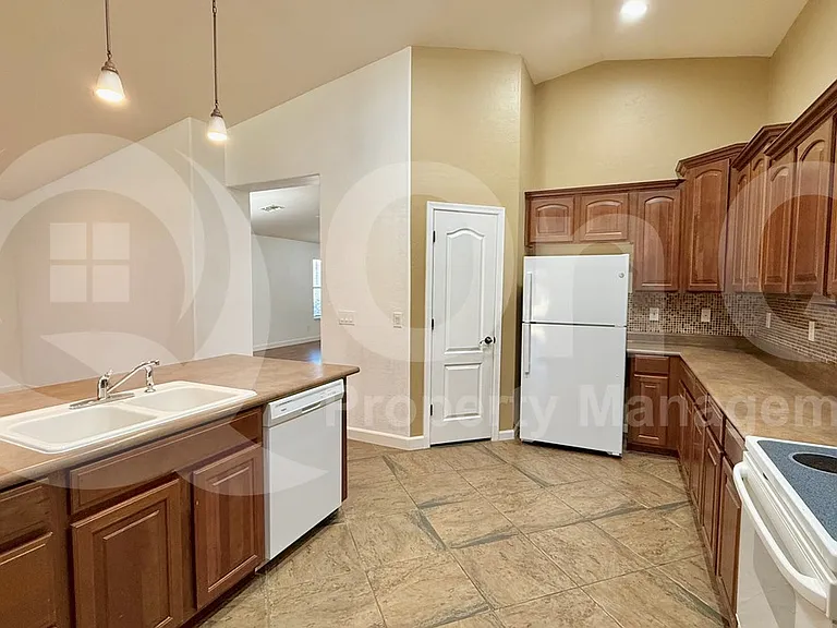 4631 E Buckboard Ct — Photo 3