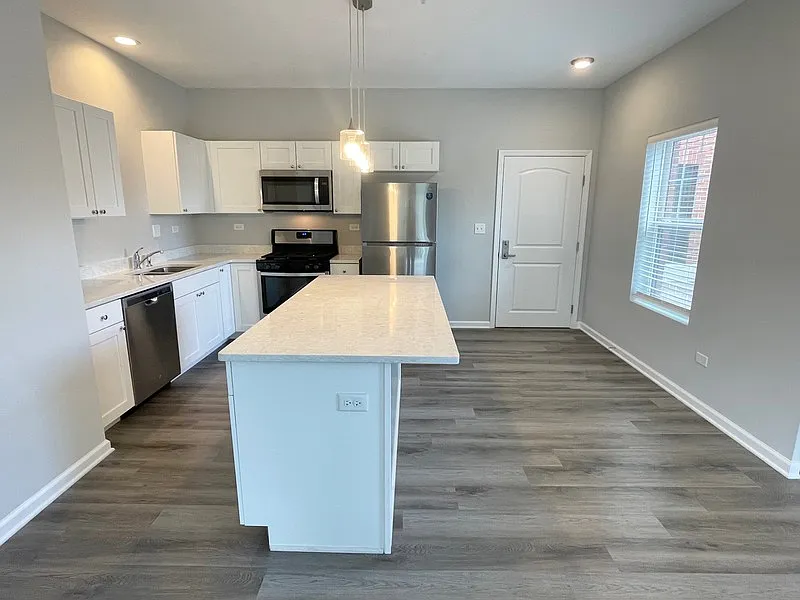 2 bed, 2.0 bath, 974 sqft, $1,837 — Photo 4