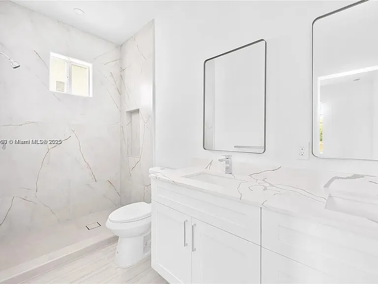 10745 SW 217th St — Photo 3