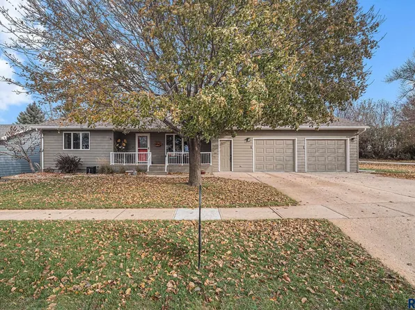 920 S Grant Ave, Madison, SD 57042
