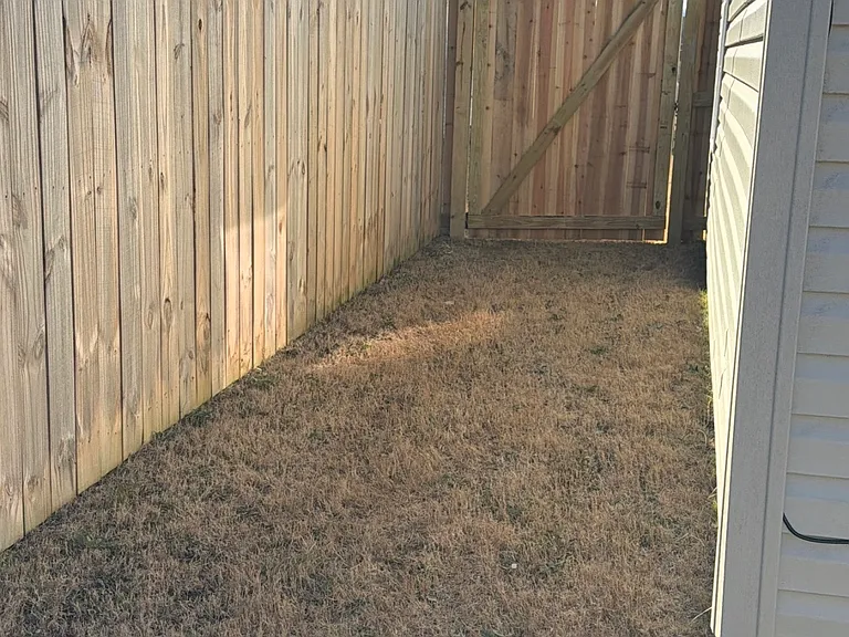 701 Savannah St — Photo 17