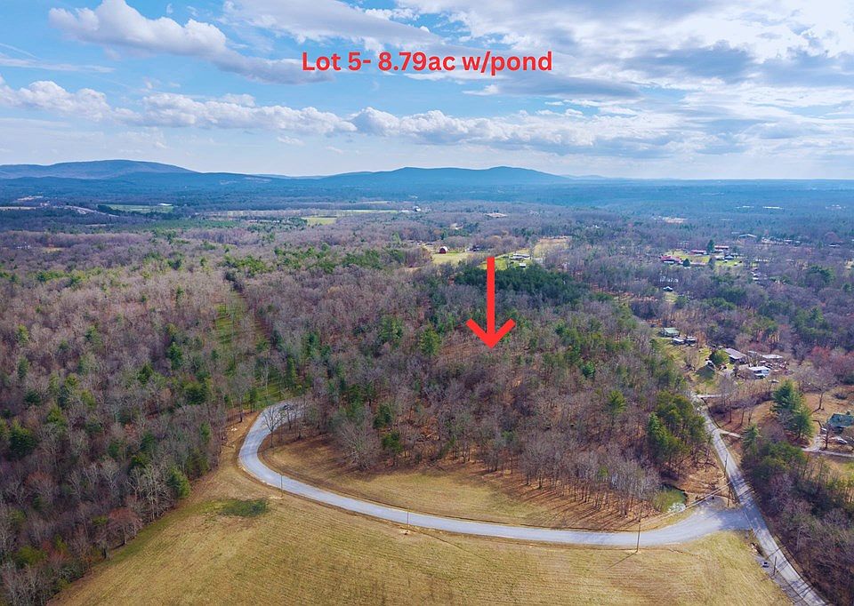 2nd image of 5 Chestnut Hill Rd