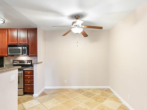 5th image of 957 Catkin Ct