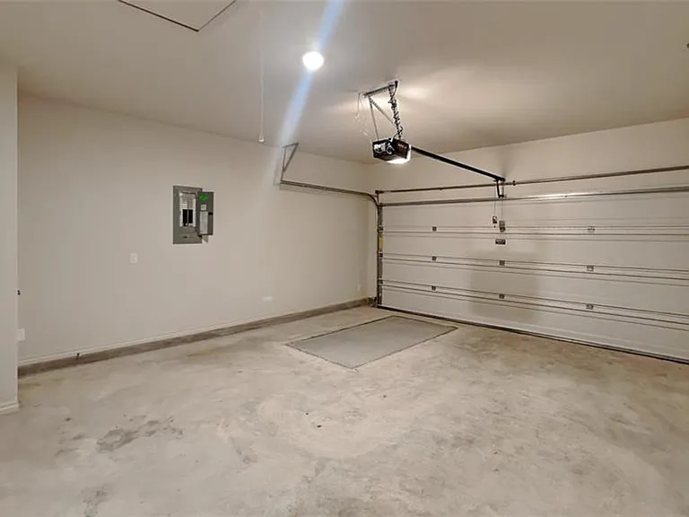 6904 Labelle Dr — Photo 14