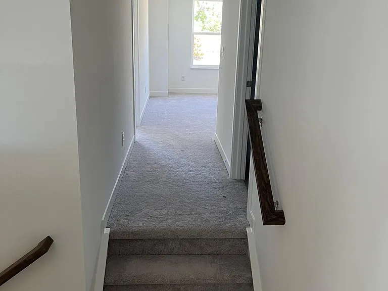 15226 Farrington Way — Photo 7