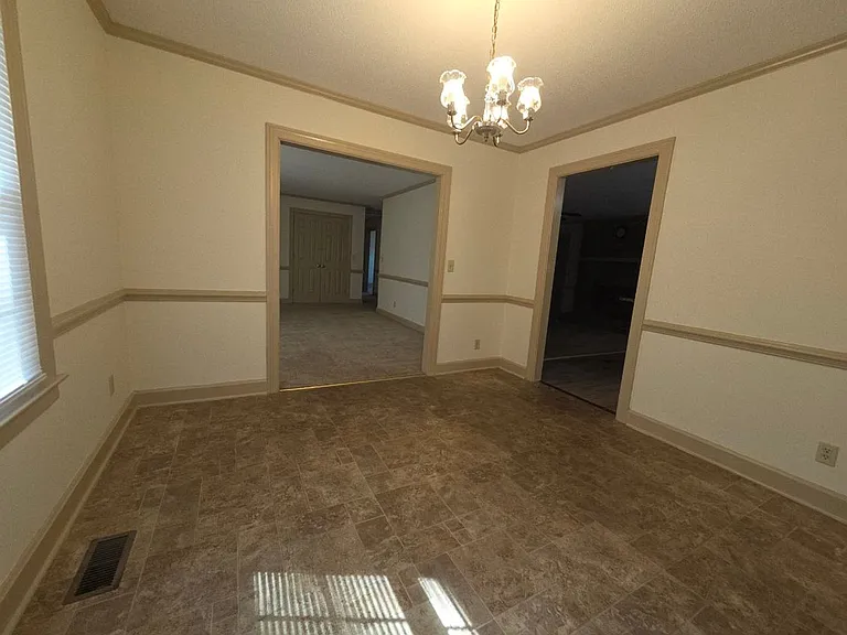 311 Moyton Ave — Photo 5