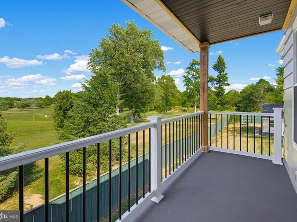 432 E Derry Rd, Hershey, PA 17033