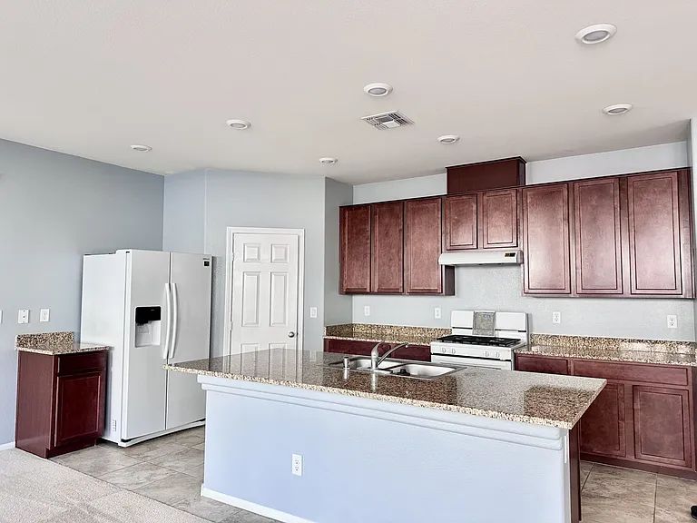 5758 Mia Skye St — Photo 8