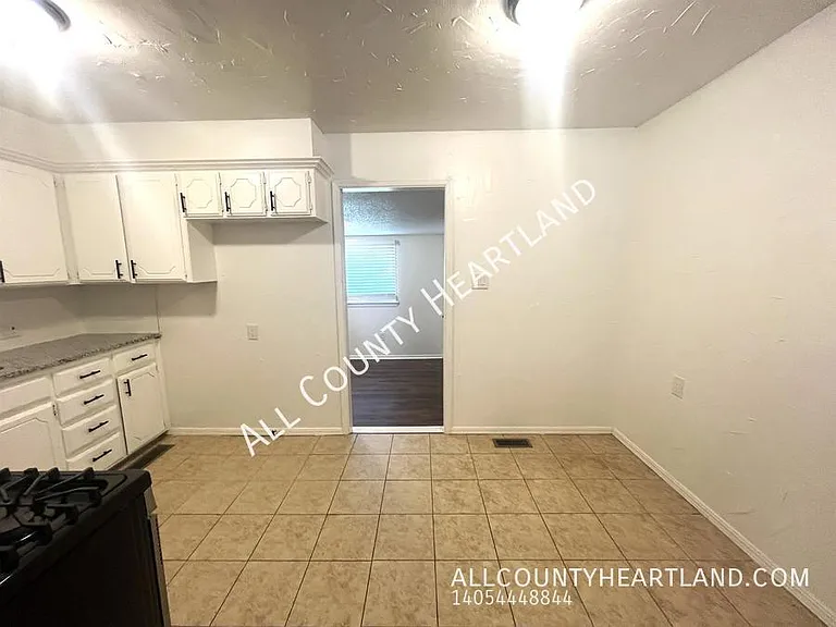 7218 SE 15th St — Photo 5