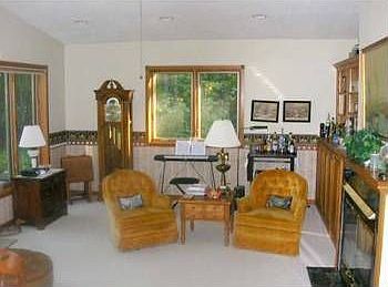 2nd image of 372 Sugar Bush Ln