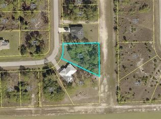 751 Longbow Ln, Lehigh Acres, FL 33972