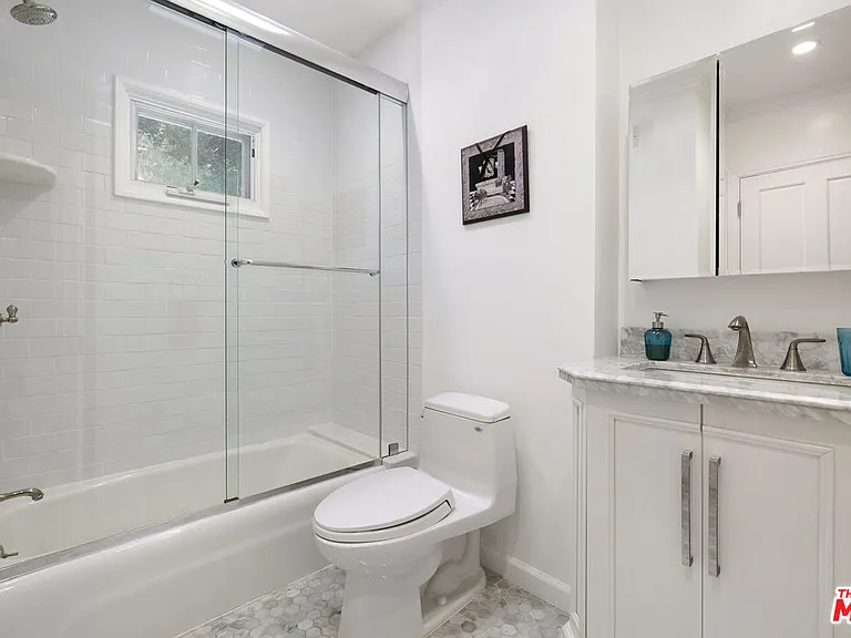 2761 Hutton Dr — Photo 25