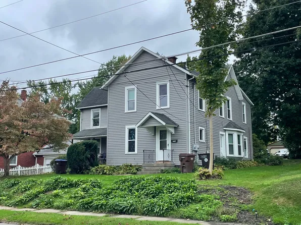 324 College Ave APT 2, Grove City, PA 16127