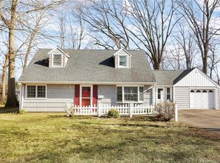 71 Castle Dr, Stratford, CT 06614