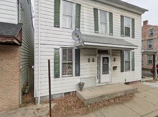 15 W Orange St #A, Lititz, PA 17543
