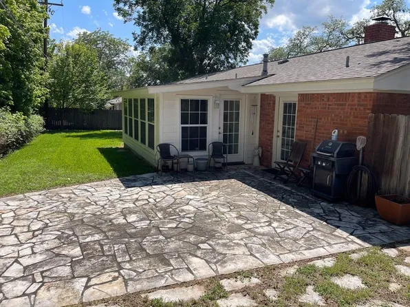 517 NW Methodist Encampment Rd, Kerrville, TX 78028