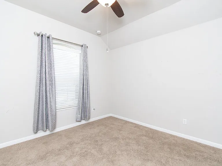 136 Mistflower Ln — Photo 18