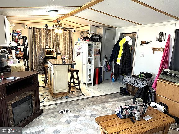 2nd image of 206 5th St