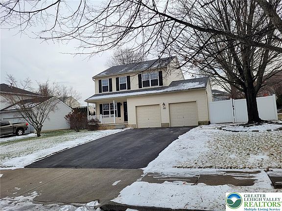 2nd image of 3120 Florian Ave