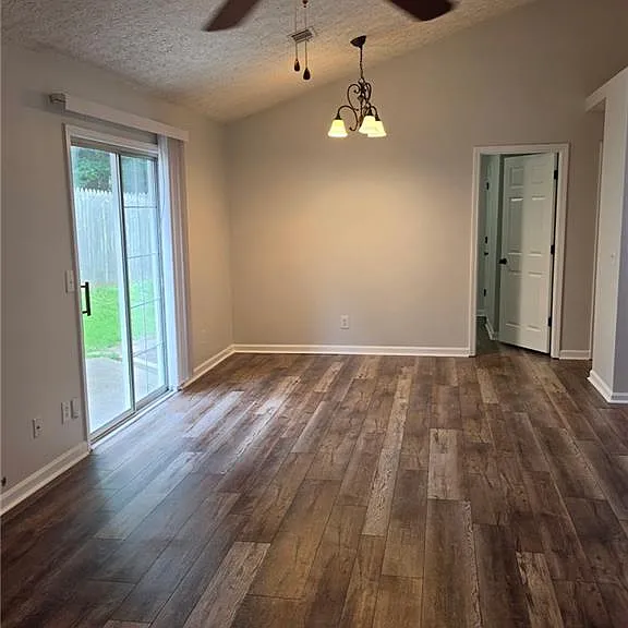 2736 Highland Rdg NW — Photo 3