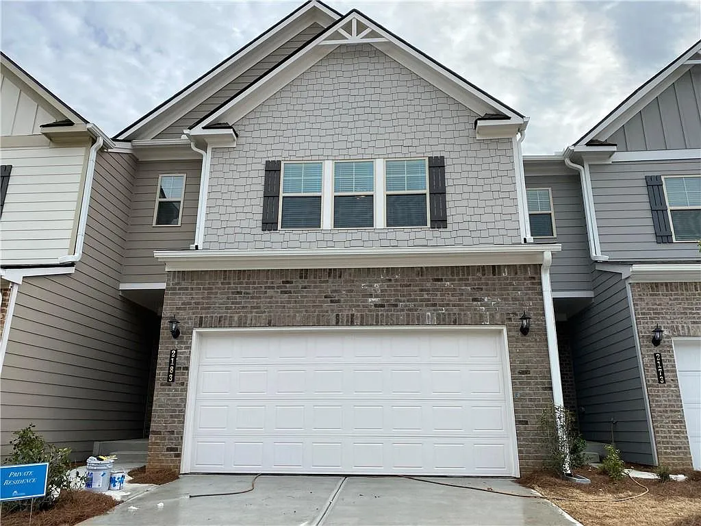 3 bed, 2.5 bath, 1958 sqft, $2,600 — Photo 2