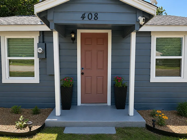 408 Soward Ave — Photo 1