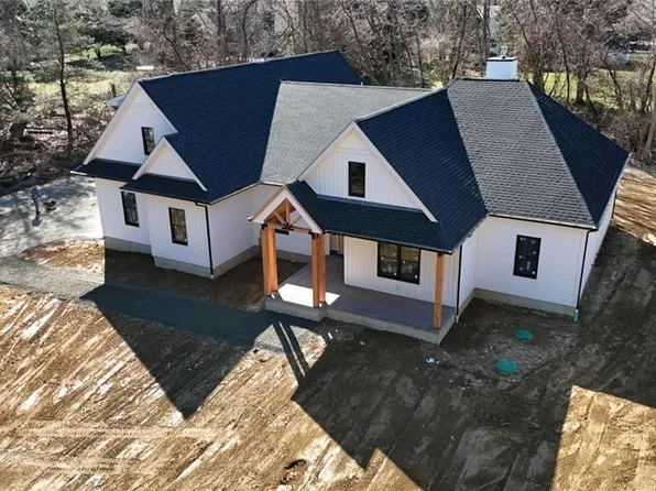 1332 South Rd, South Kingstown, RI 02879