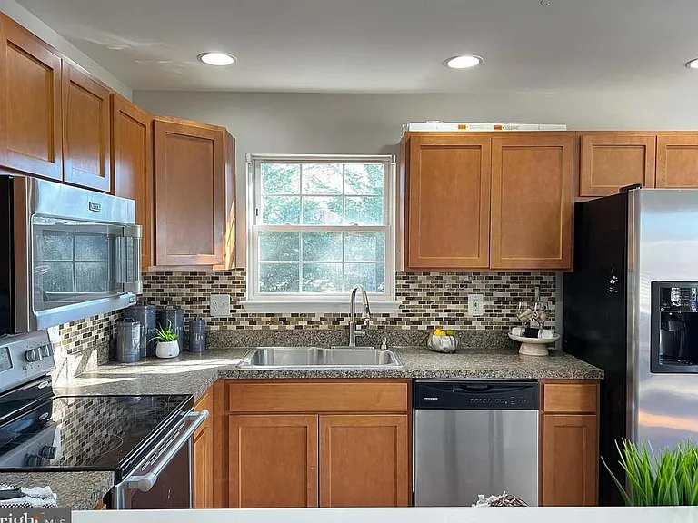 7741 Edgewood Ave — Photo 5