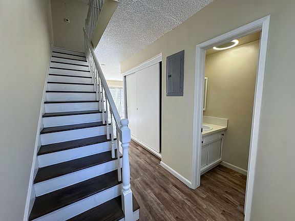 3rd image of 796 Merrett Dr APT 3