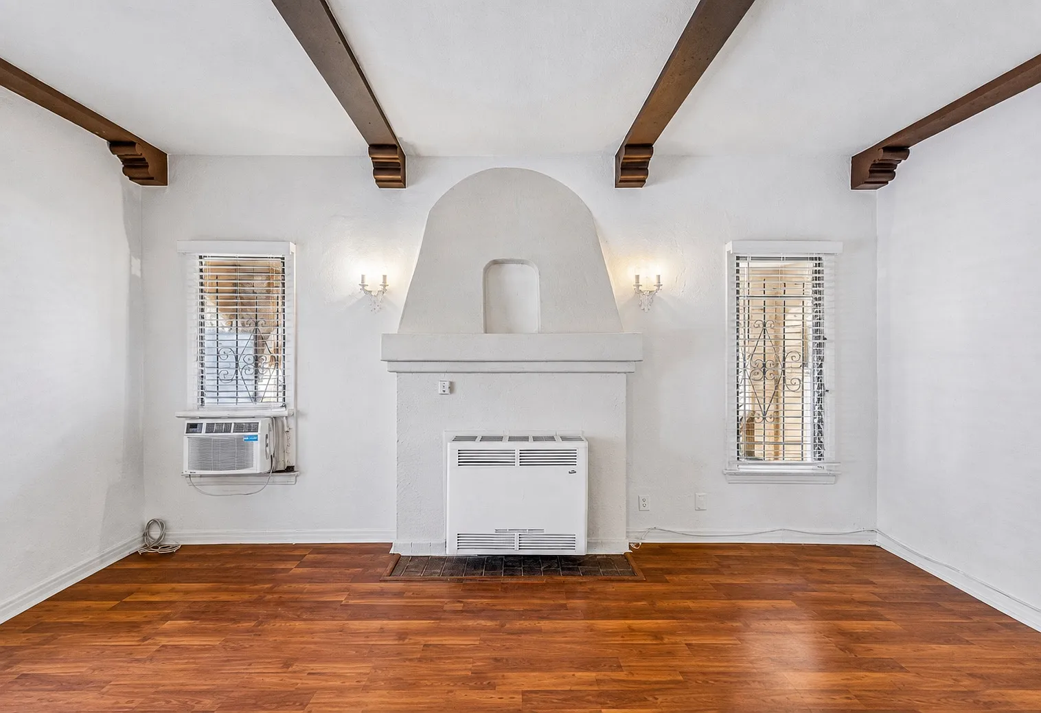 4658 Rosewood Avenue — Photo 3