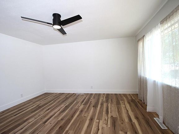 5th image of 1806 Eden Ave