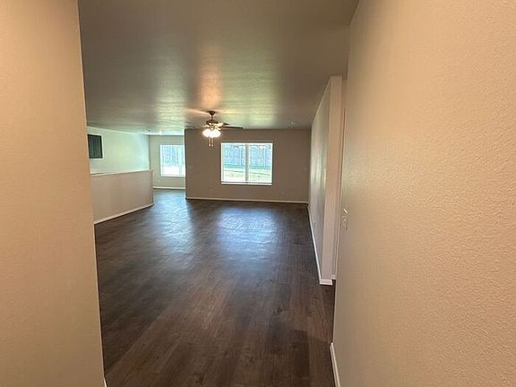 5th image of 8209 E Oakland St
