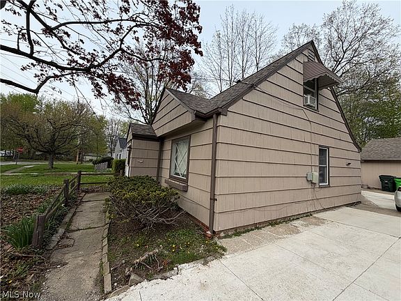 2nd image of 23340 Williams Ave