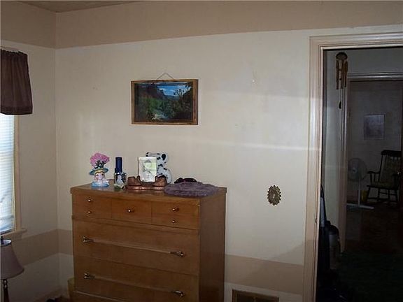 5th image of 120 Milford Ave