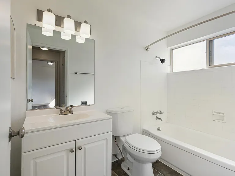 Rucker Court Apartments — Photo 10